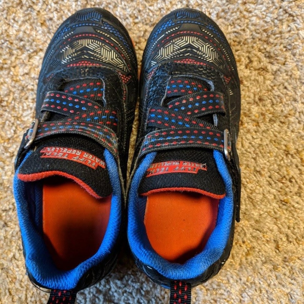 Sketchers tough tech Size 13